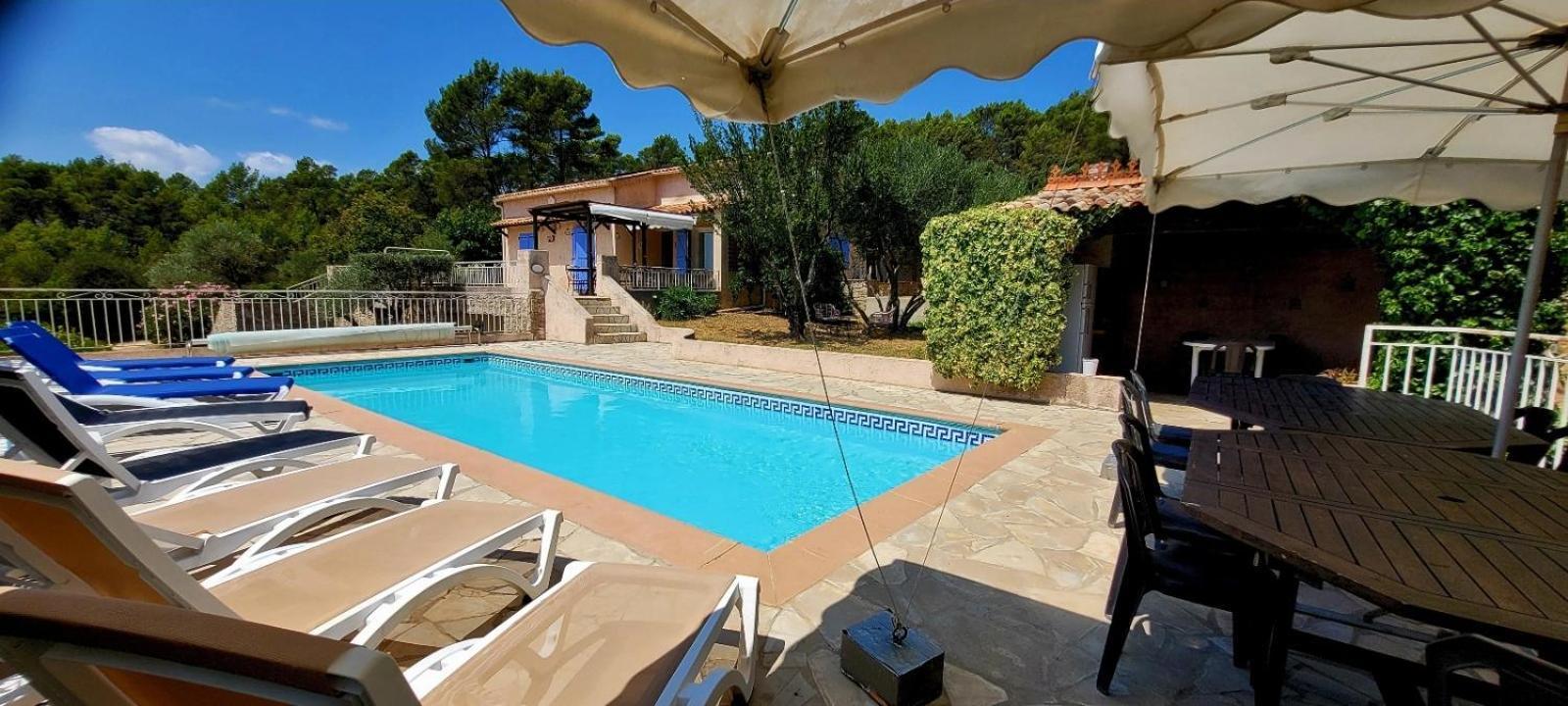 Au Petit Bonheur Villa Carnoules  Eksteriør billede